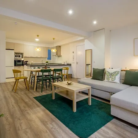 Apt With Fluffy Beds & Private Patio Valencia Exterior photo